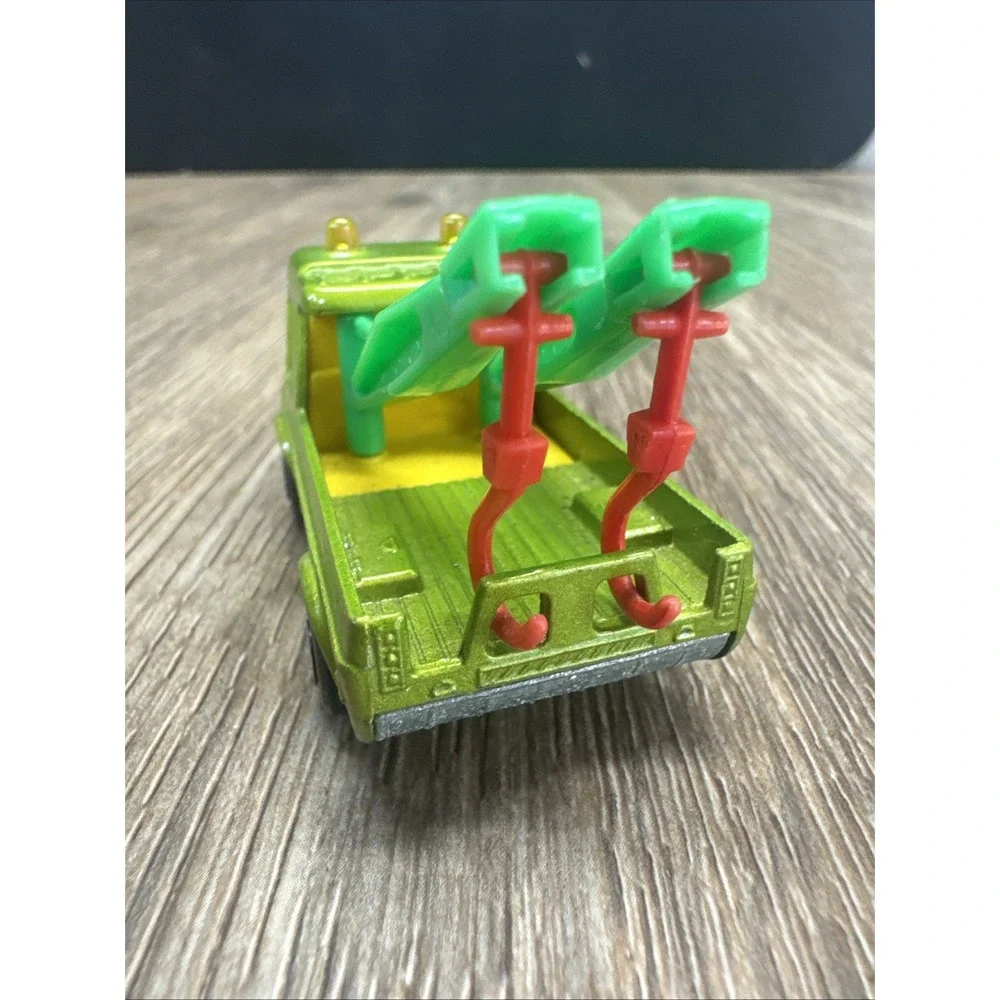 Vintage Matchbox 1976 Superfast #74 Toe Joe Wrecker Tow Truck 1:64 Diecast NICE